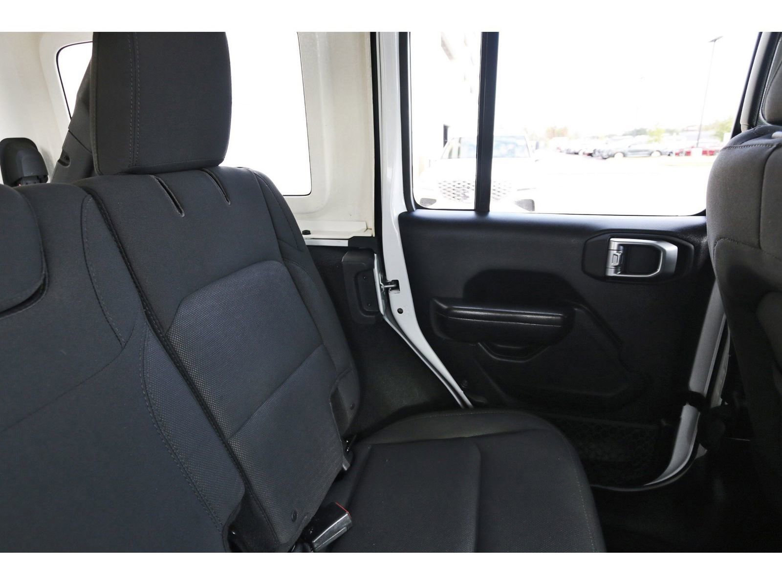 Used 2018 Jeep Wrangler Unlimited Sport S image 14