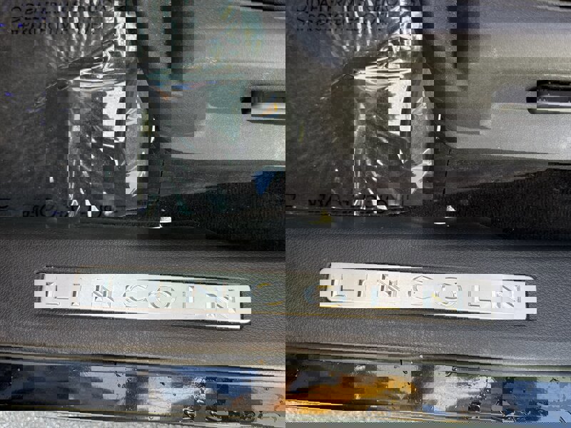 Used 2010 Lincoln MKX 2WD image 18