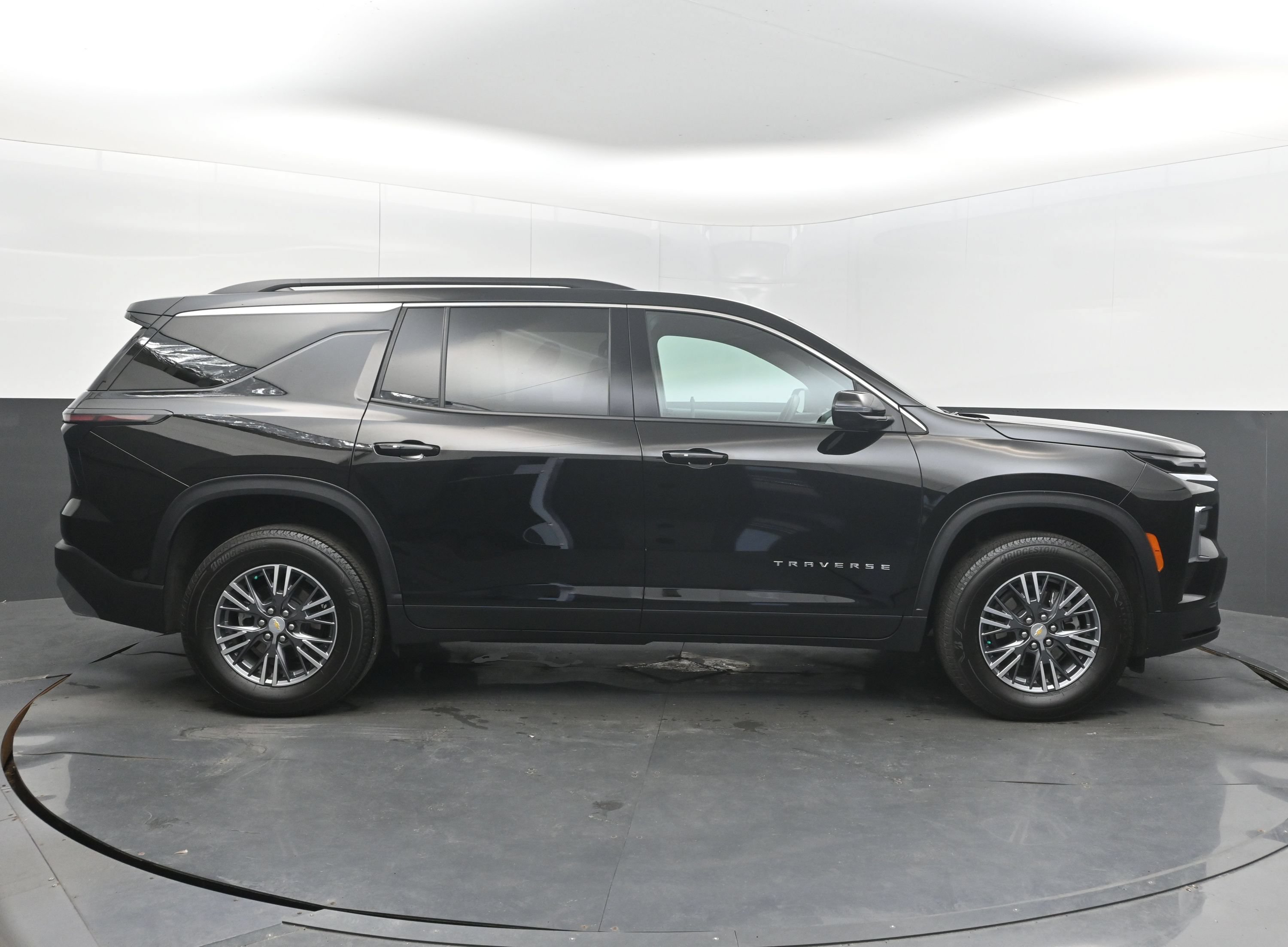 Certified 2026 Chevrolet Traverse LT FWD image 10