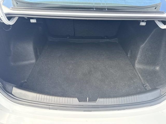 Used 2022 Chevrolet Malibu LT image 9