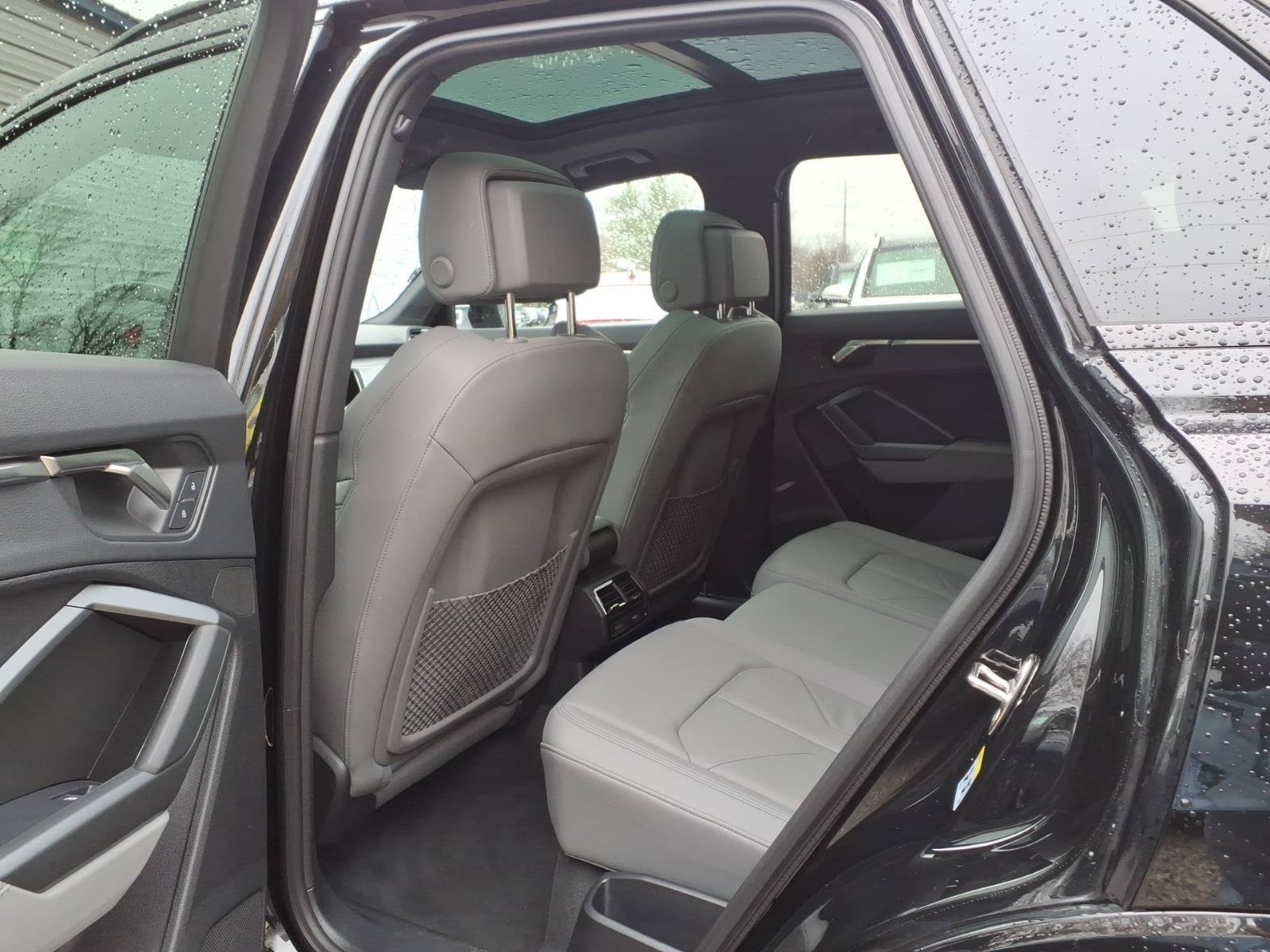 Used 2025 Audi Q3 2.0T Premium AWD/4WD image 31