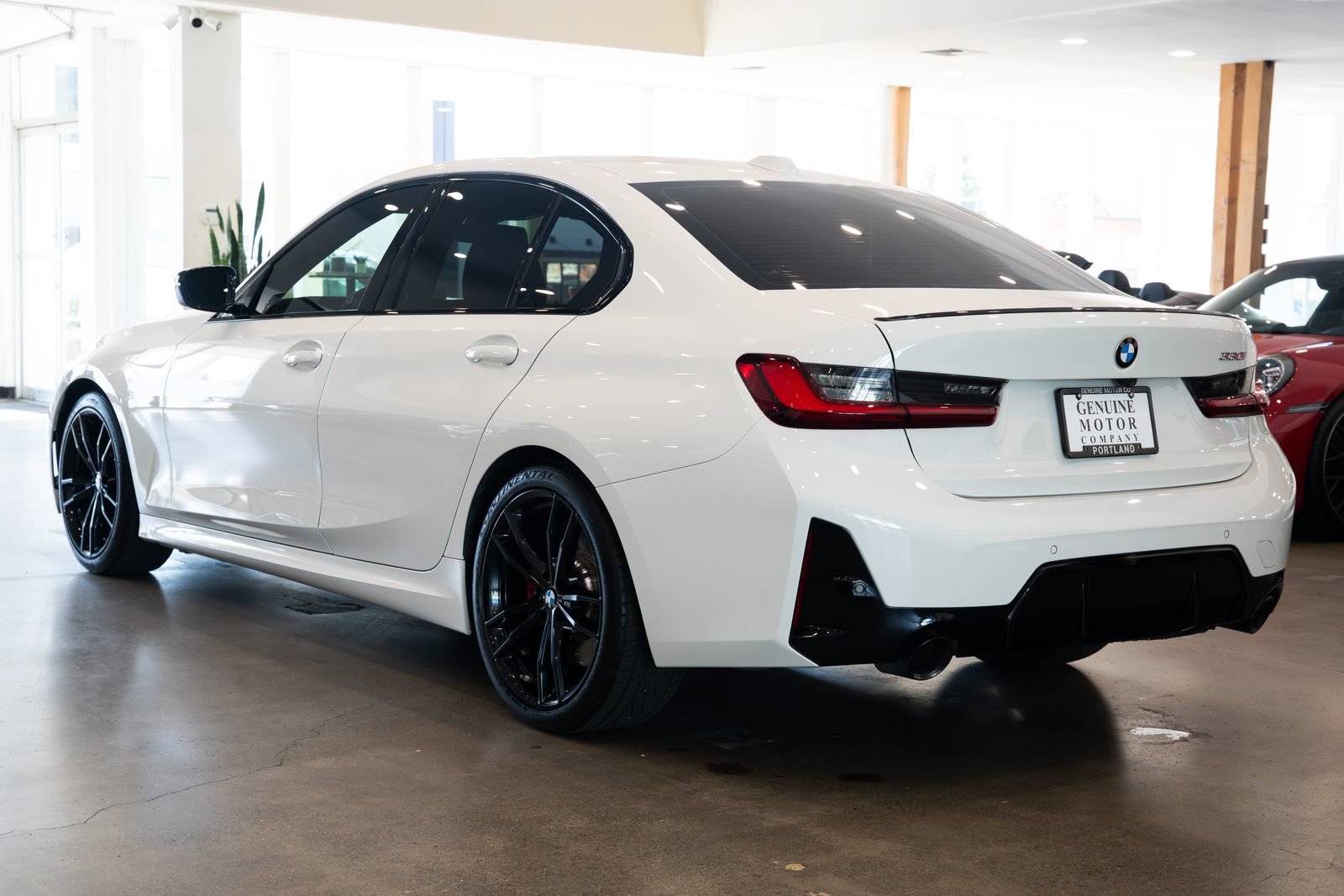 Used 2024 BMW 330i Sedan w/ M Sport Package RWD image 6
