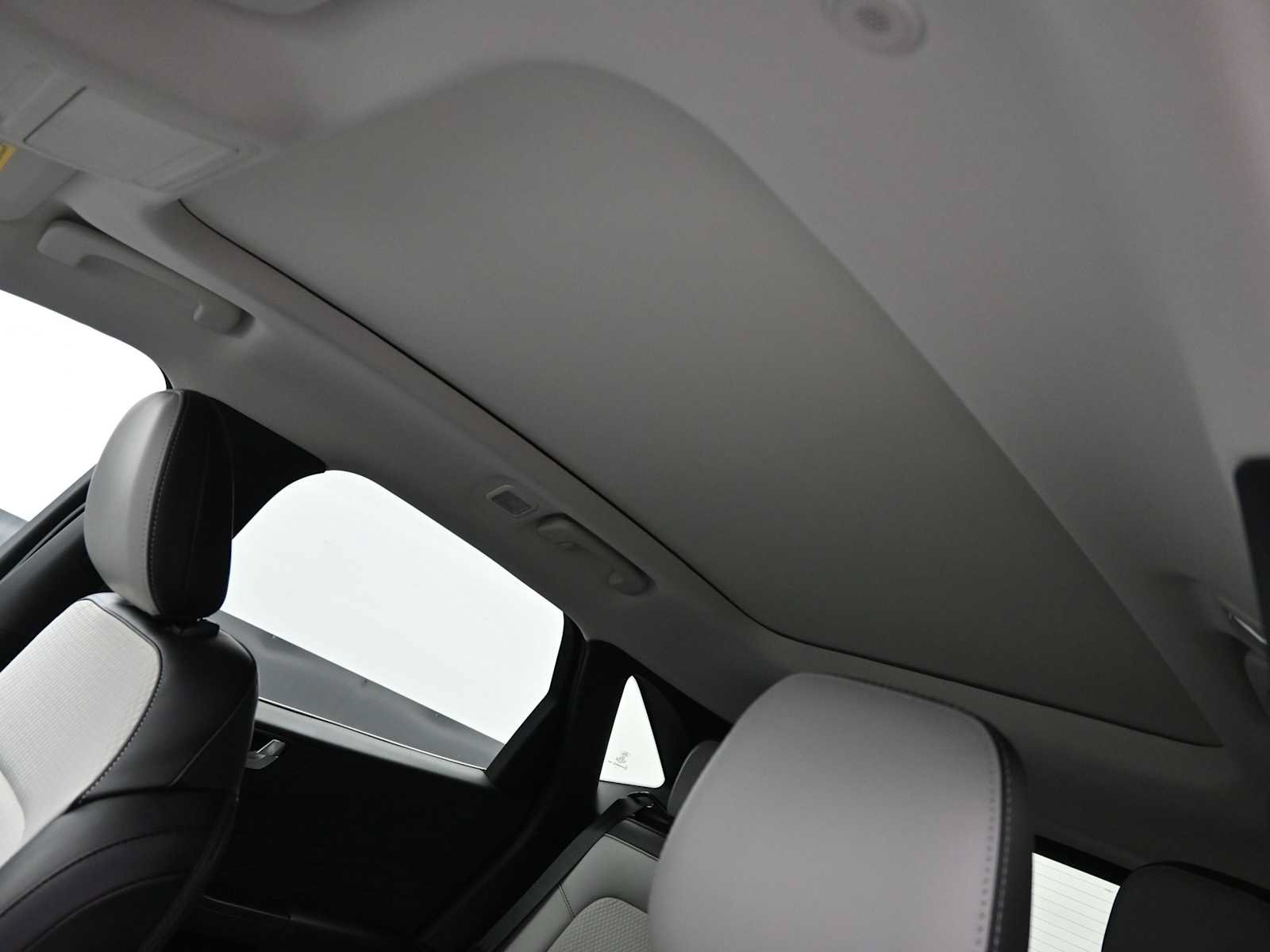New 2025 Ford Escape SE FWD image 29