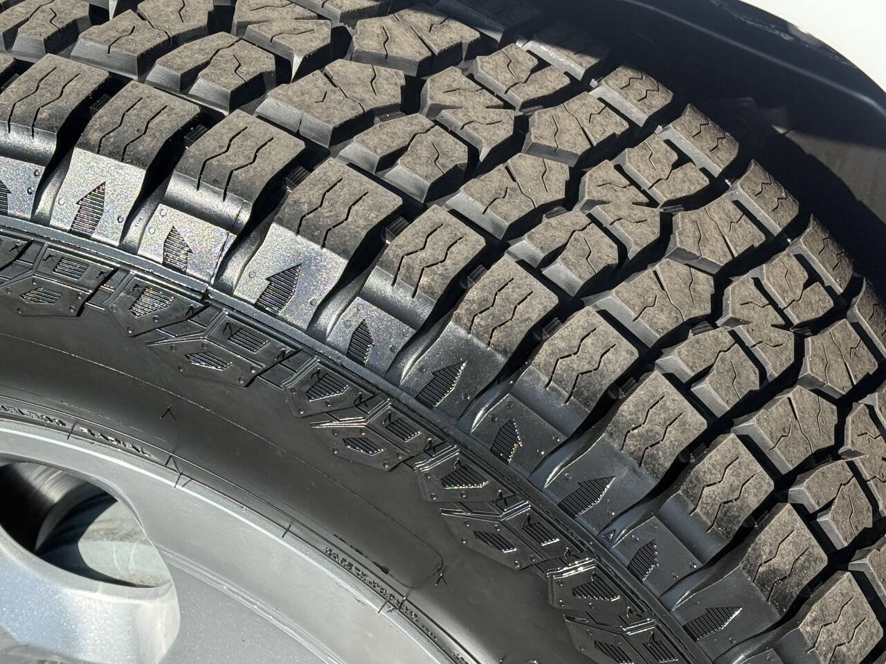 Used 2013 Jeep Wrangler Unlimited Sahara AWD/4WD image 14
