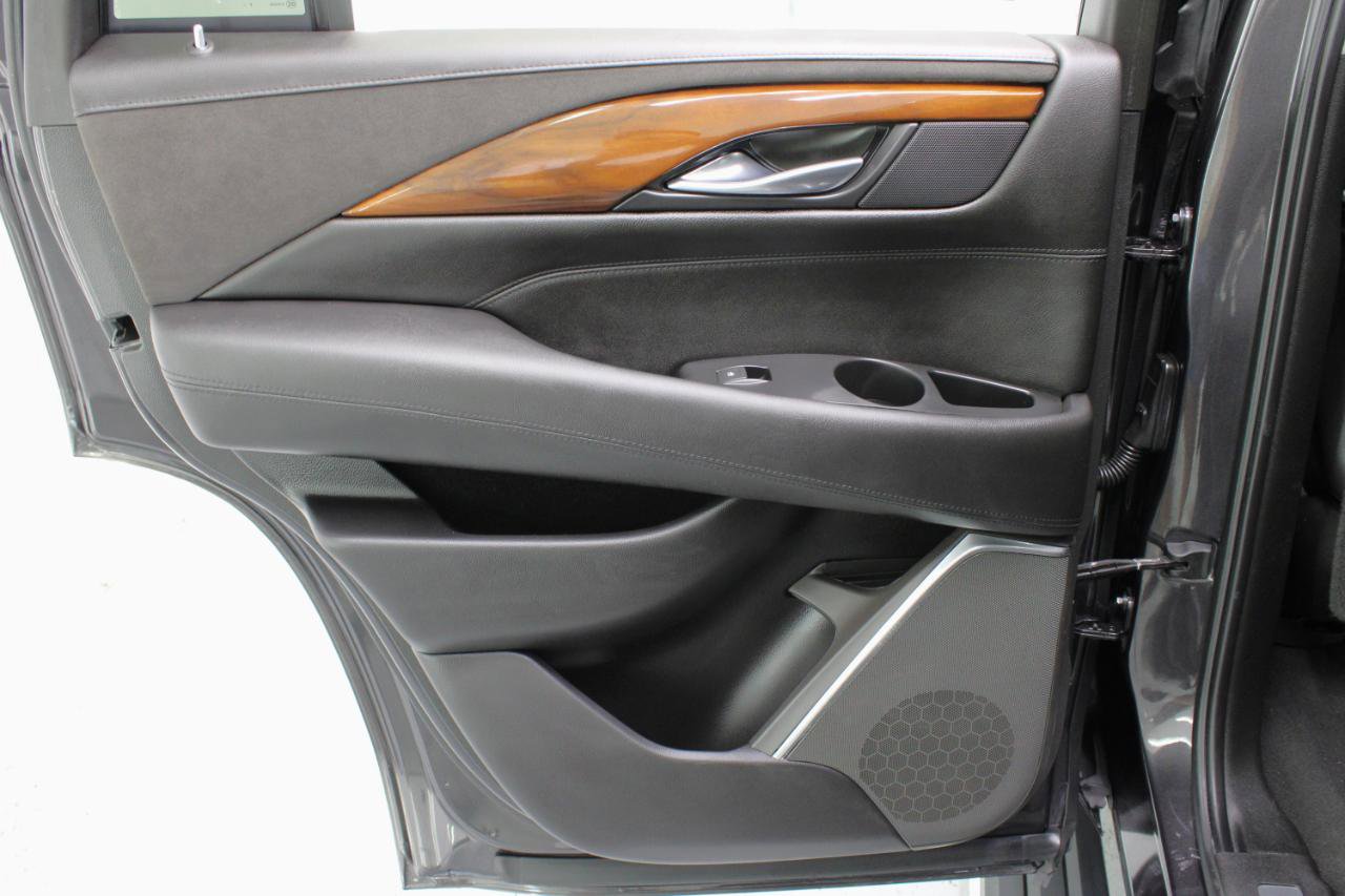 Used 2018 Cadillac Escalade Premium Luxury image 45