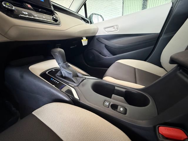 Used 2025 Toyota Corolla LE image 23