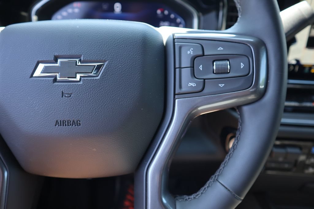 Used 2024 Chevrolet Silverado 2500 ZR2 w/ Technology Package AWD/4WD image 39
