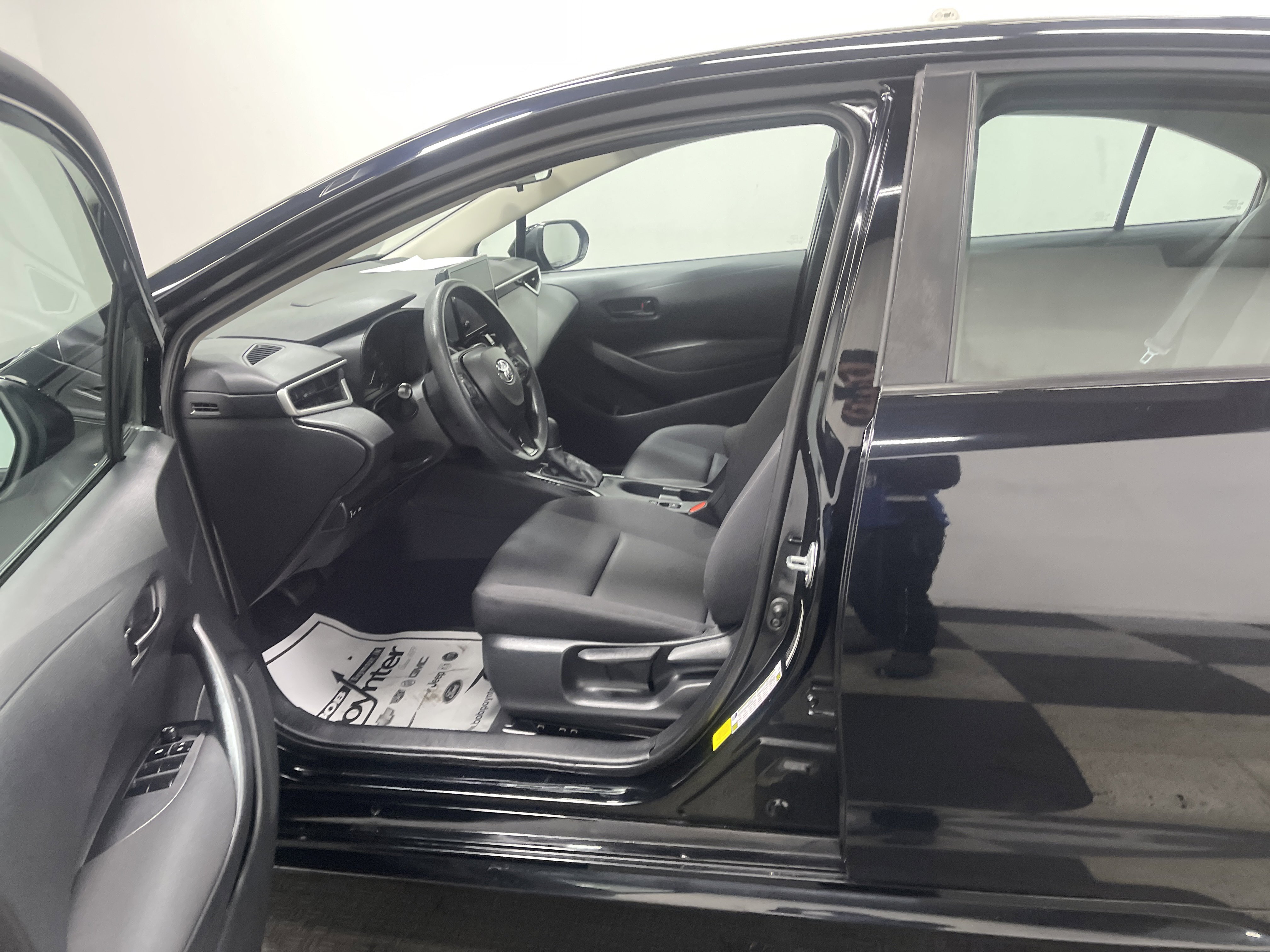 Used 2024 Toyota Corolla LE image 9