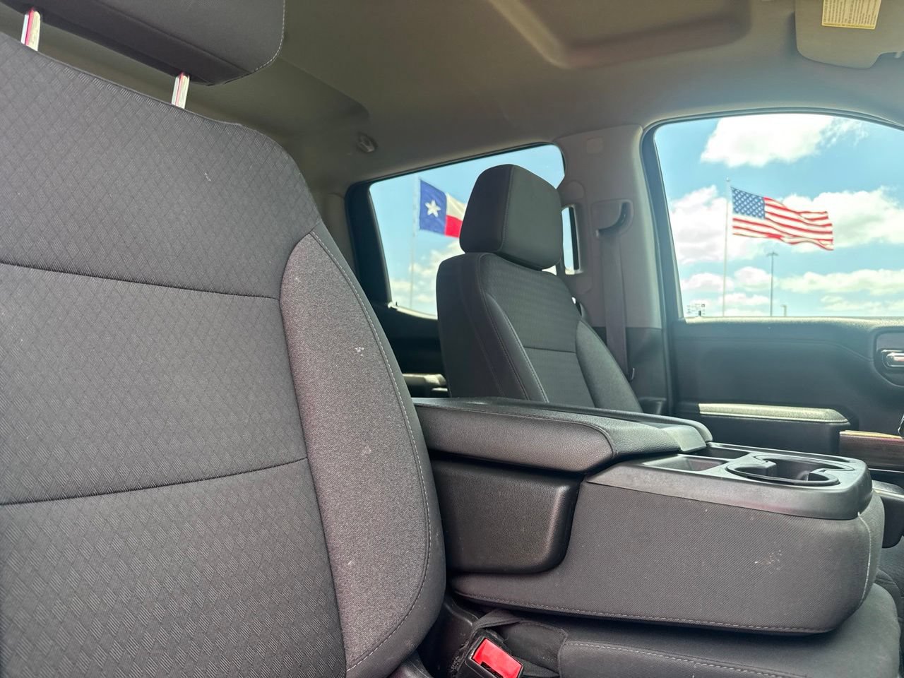 Used 2022 Chevrolet Silverado 1500 LT AWD/4WD image 29