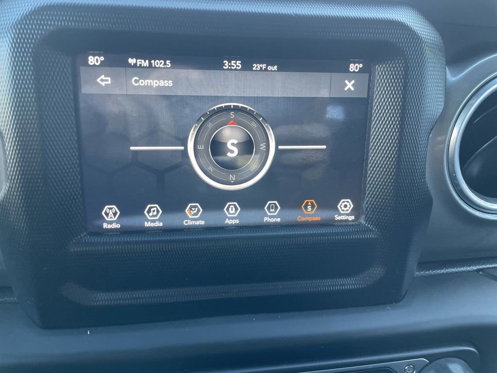 Certified 2018 Jeep Wrangler Unlimited Sahara image 19