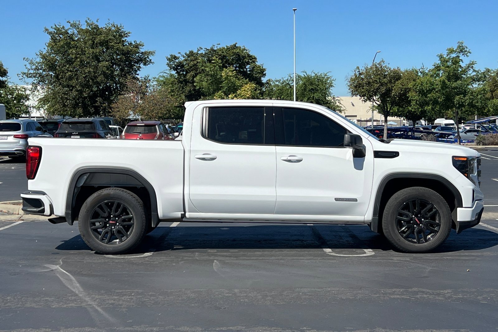 Used 2023 GMC Sierra 1500 Elevation image 3
