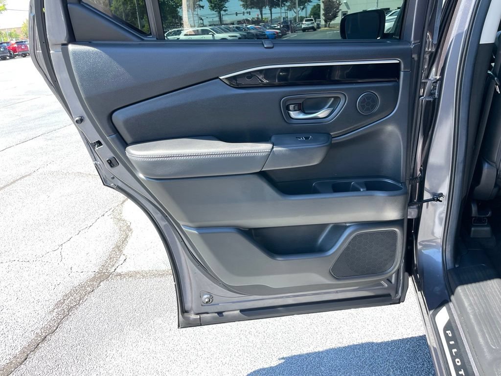 Certified 2025 Honda Pilot Touring image 39
