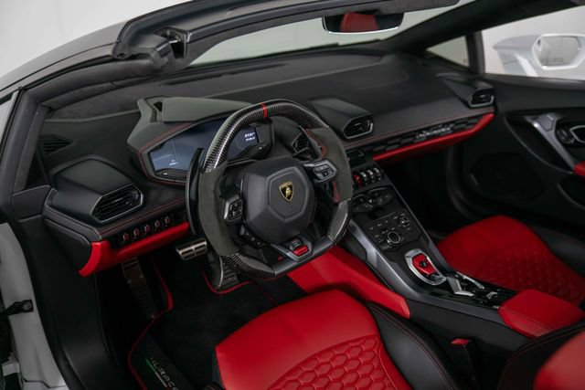 Used 2019 Lamborghini Huracan LP 580-2 RWD image 16