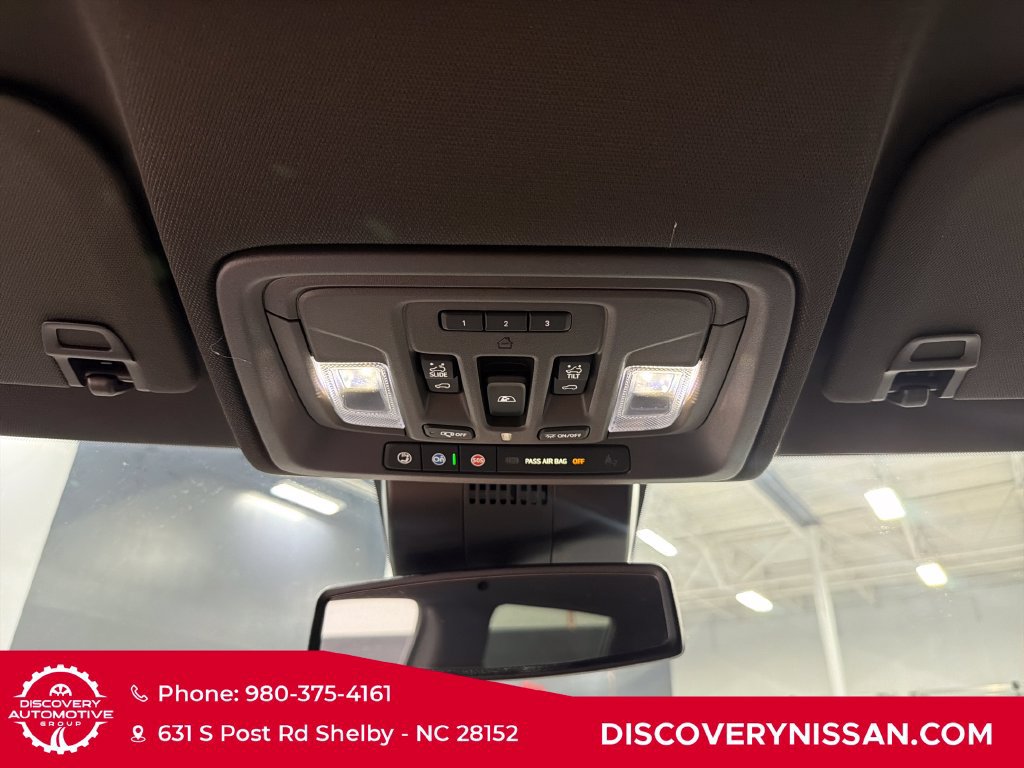 Used 2025 GMC Sierra 1500 SLT w/ SLT Premium Plus Package AWD/4WD image 31