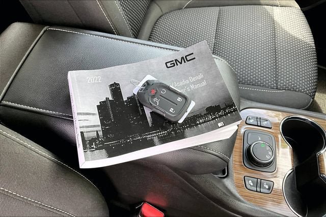 Certified 2022 GMC Acadia SLE w/ Driver Convenience Package AWD/4WD image 10