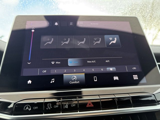 Used 2024 Jeep Compass Latitude image 34