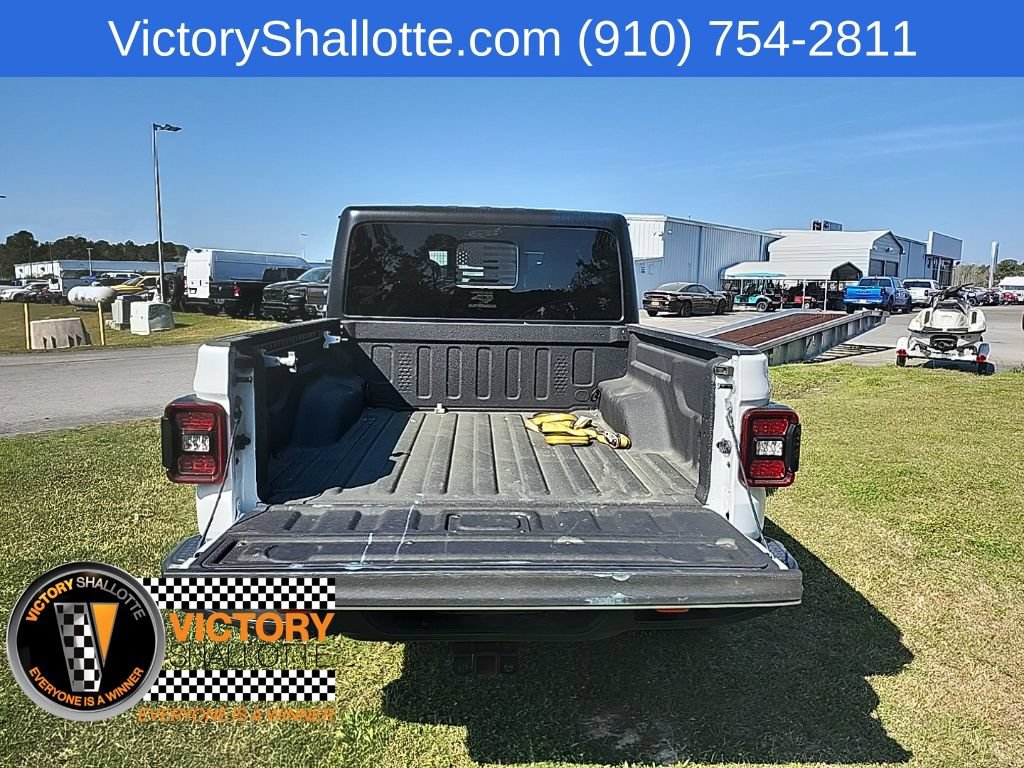 Used 2024 Jeep Gladiator Mojave w/ Technology Group AWD/4WD image 25