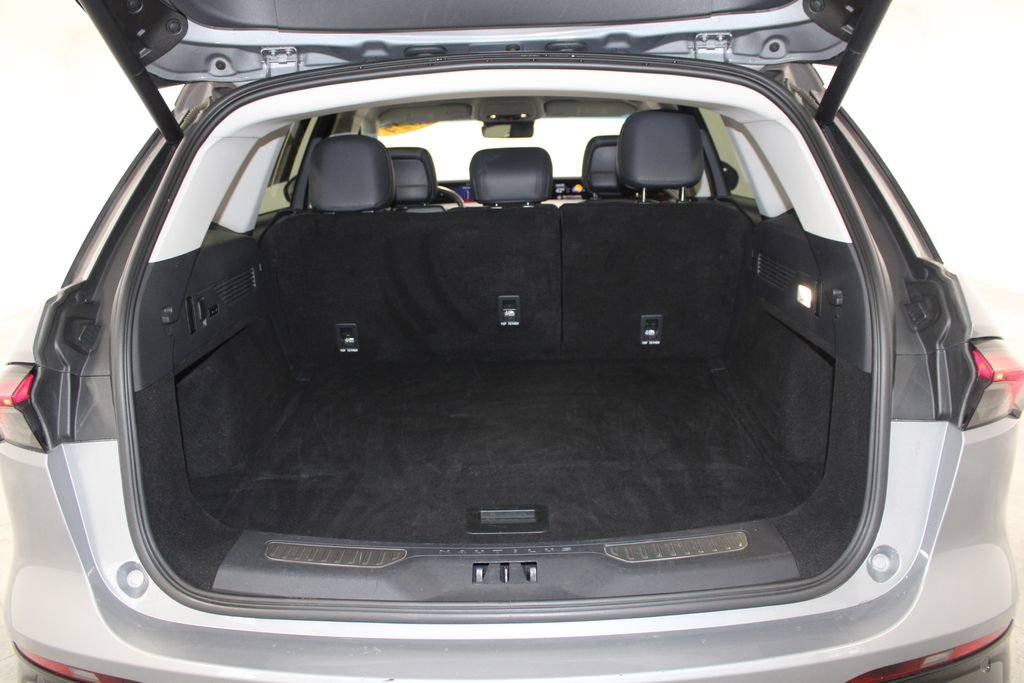 Used 2024 Lincoln Nautilus Reserve image 16