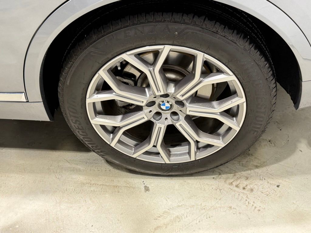 Used 2024 BMW X7 xDrive40i w/ Premium Package image 8
