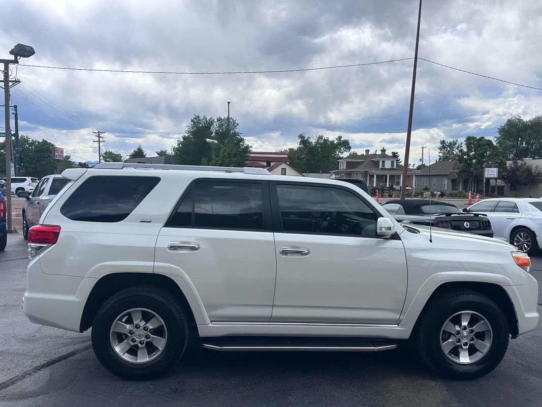 Used 2012 Toyota 4Runner SR5 AWD/4WD image 5