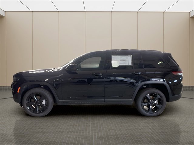 New 2025 Jeep Grand Cherokee Limited w/ Black Appearance Package image 2