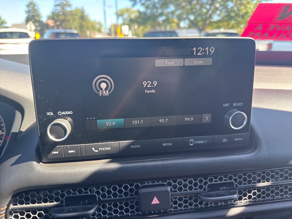 Used 2025 Honda HR-V Sport image 32