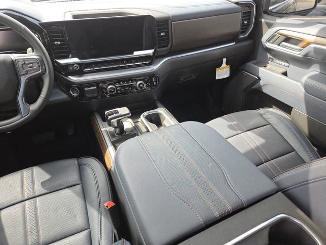 Certified 2025 Chevrolet Silverado 1500 High Country w/ Technology Package image 34