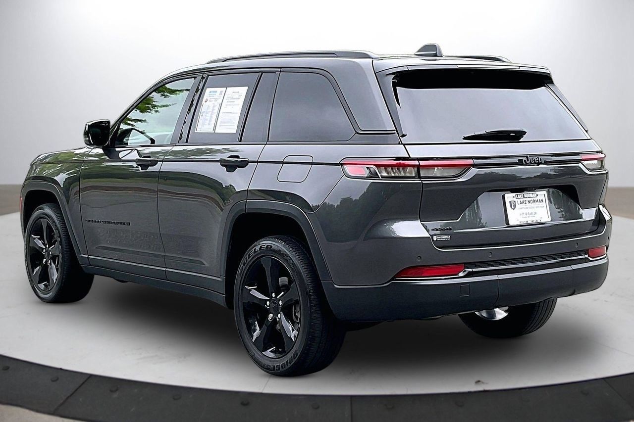 Certified 2023 Jeep Grand Cherokee Altitude AWD/4WD image 7