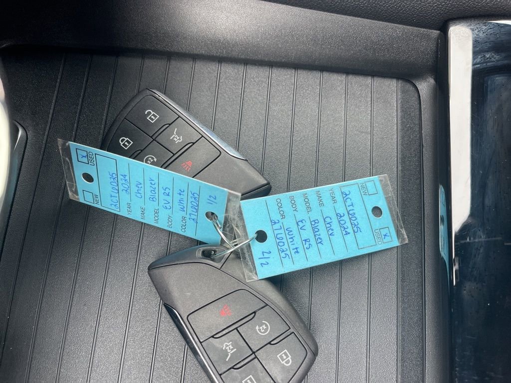 Used 2024 Chevrolet Blazer EV RS image 39