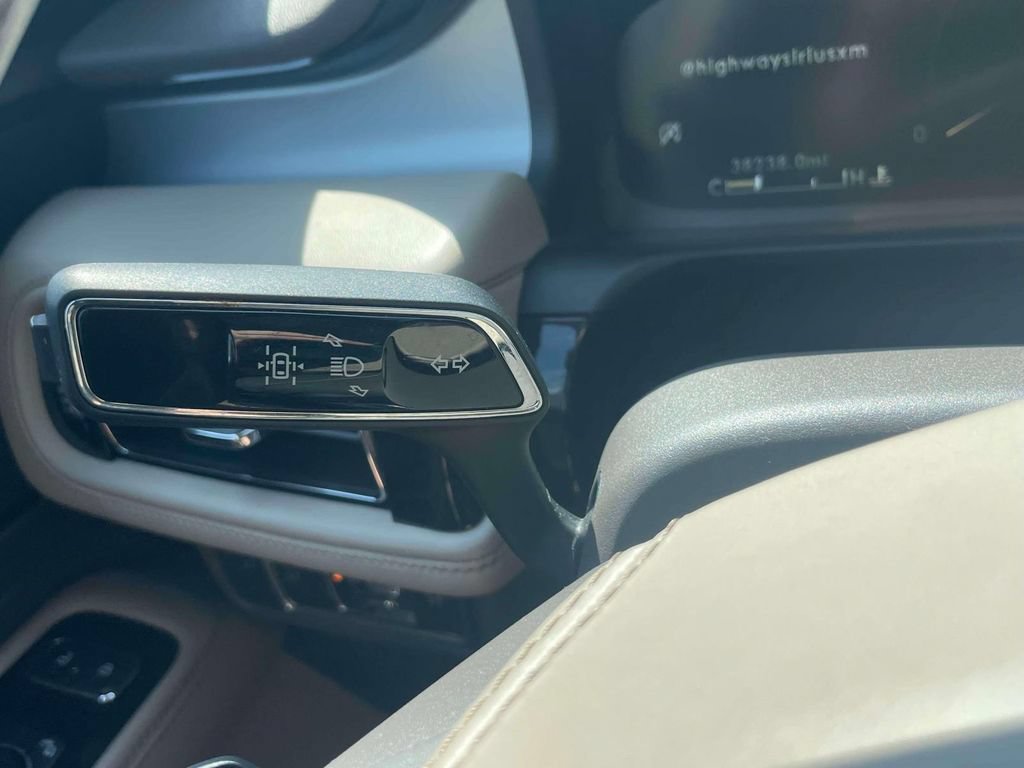 Used 2022 Lincoln Aviator AWD w/ Premium Package image 23