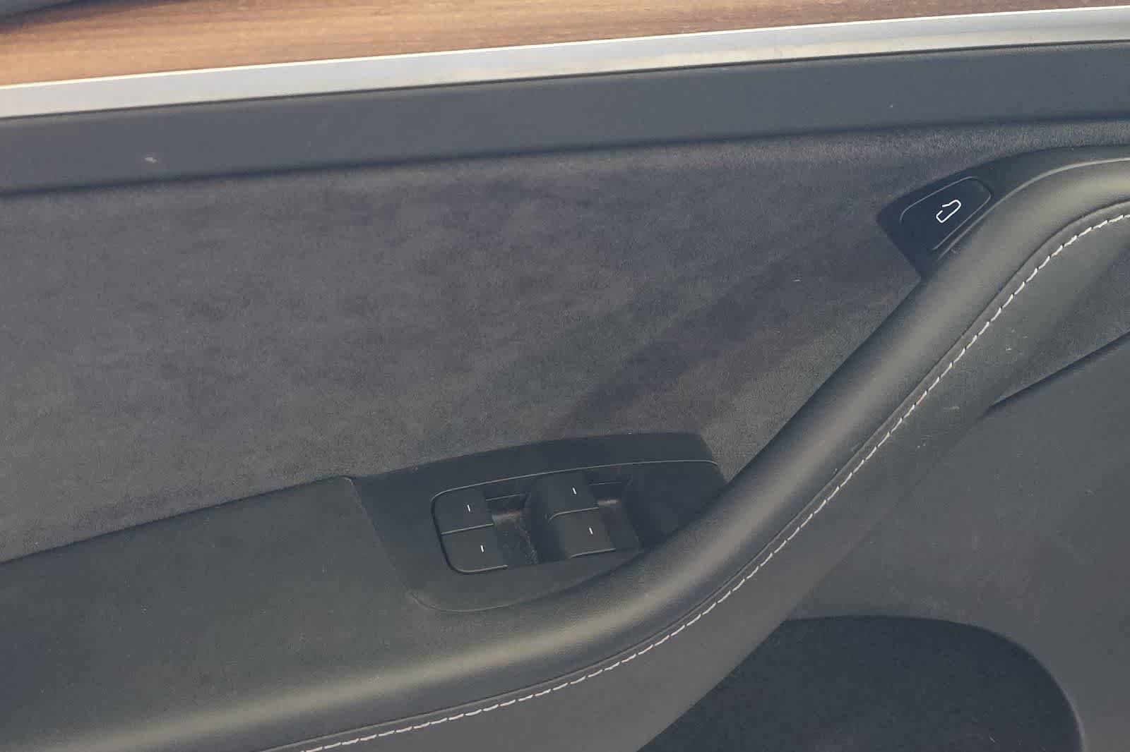 Used 2023 Tesla Model Y Performance AWD/4WD image 15