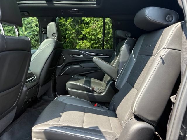 Certified 2022 Cadillac Escalade ESV Sport w/ Touring Package AWD/4WD image 18