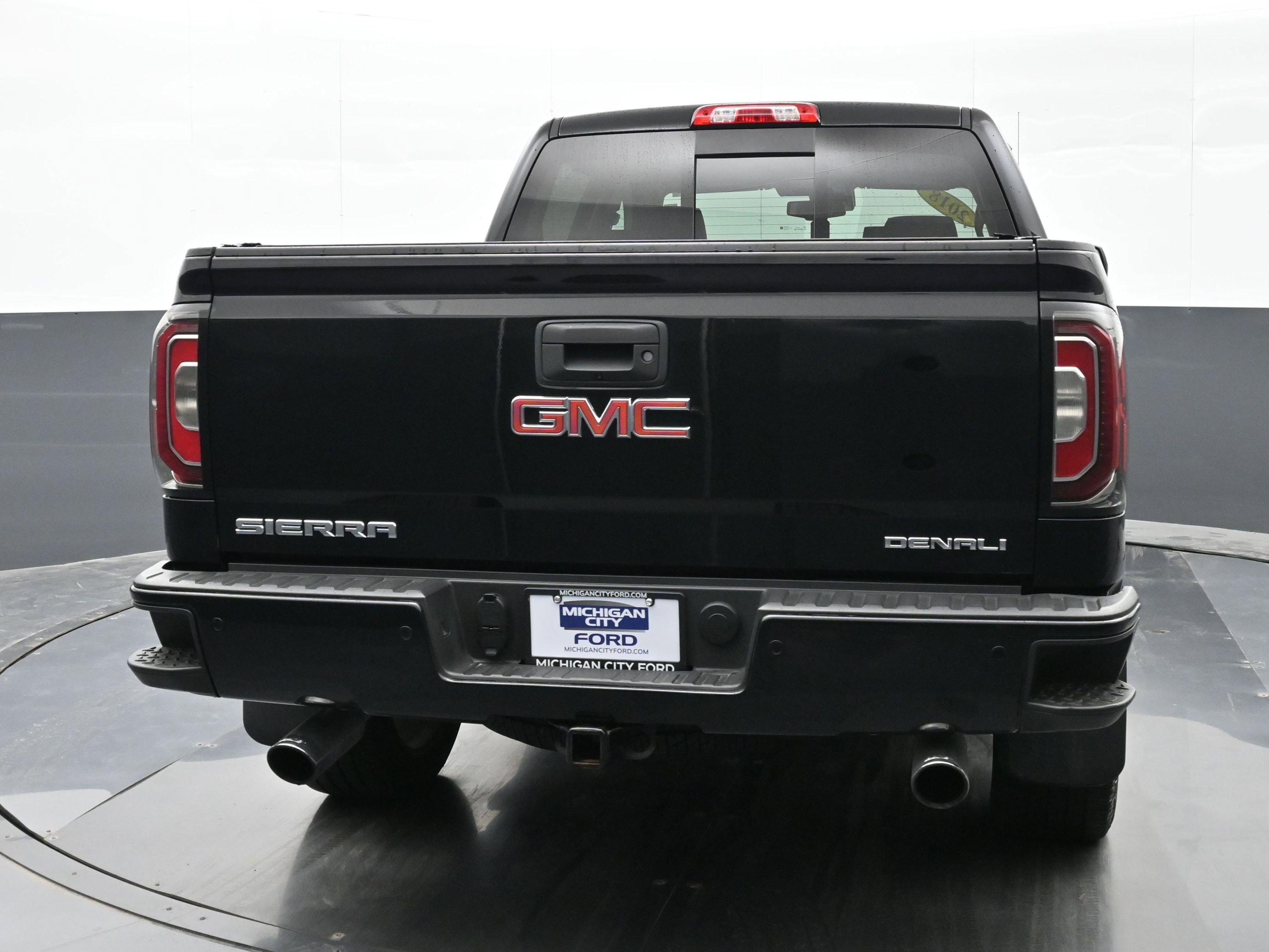 Used 2018 GMC Sierra 1500 Denali w/ Denali Ultimate Package image 3