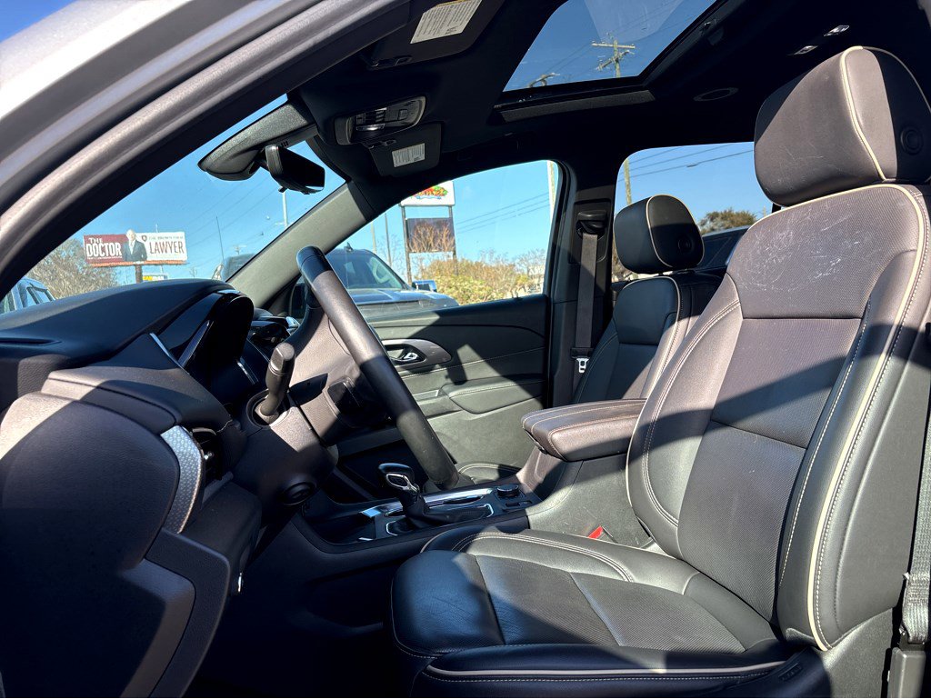 Used 2022 Chevrolet Traverse Premier w/ Redline Edition image 23