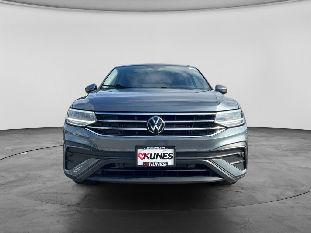 Used 2024 Volkswagen Tiguan SE FWD image 3