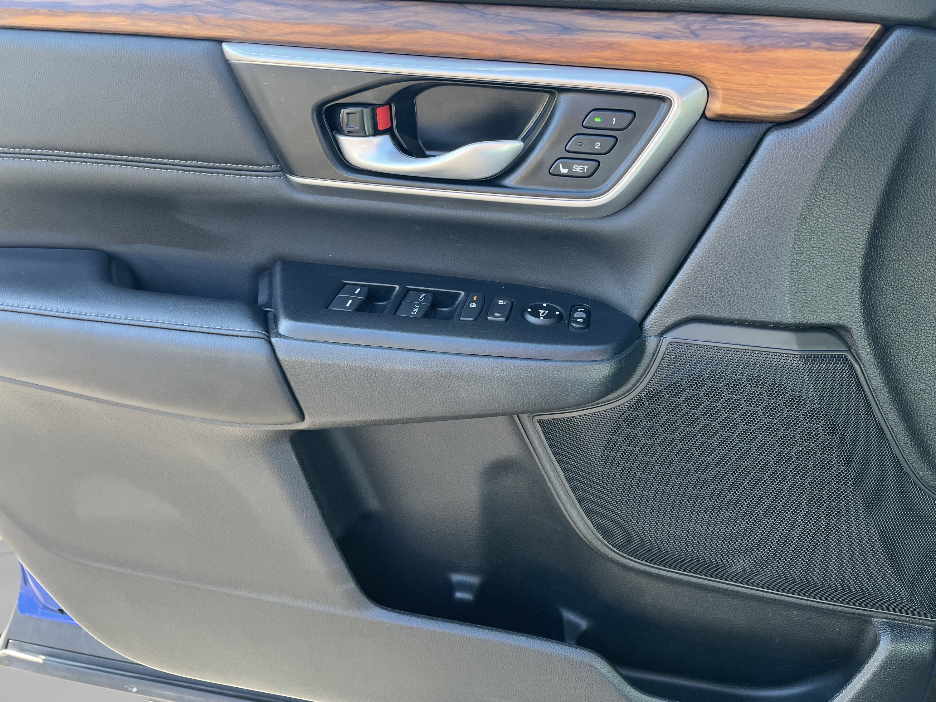 Used 2022 Honda CR-V EX-L image 16