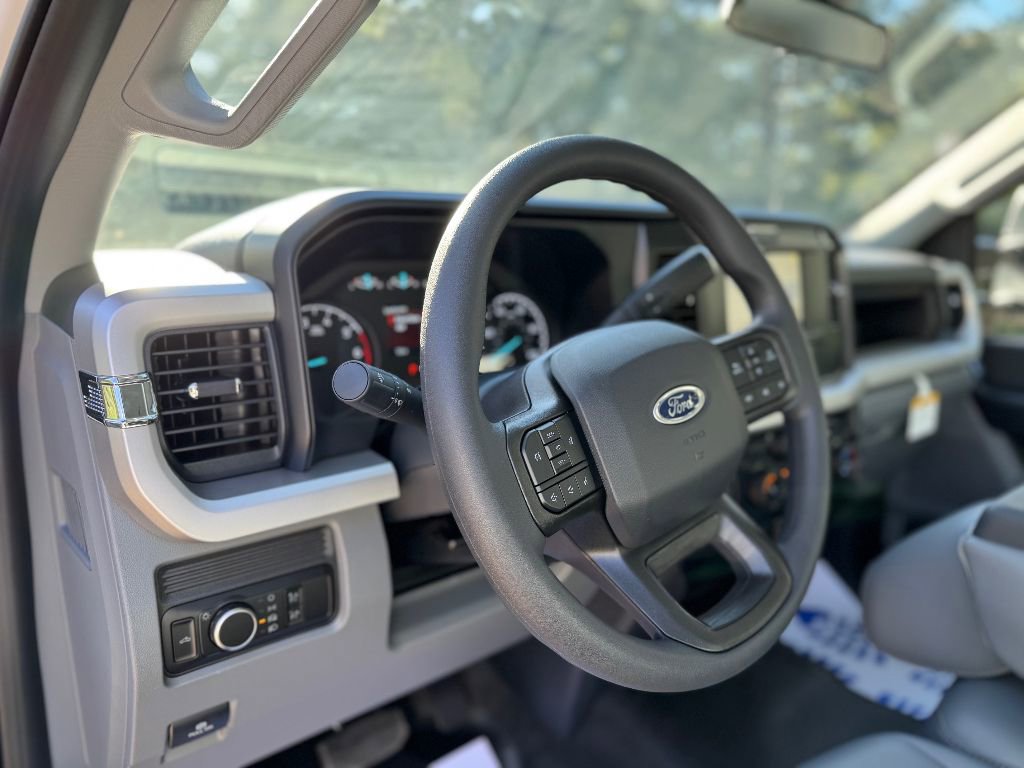 New 2026 Ford F350 XL image 19