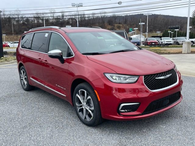 New 2026 Chrysler Pacifica Pinnacle AWD/4WD image 2