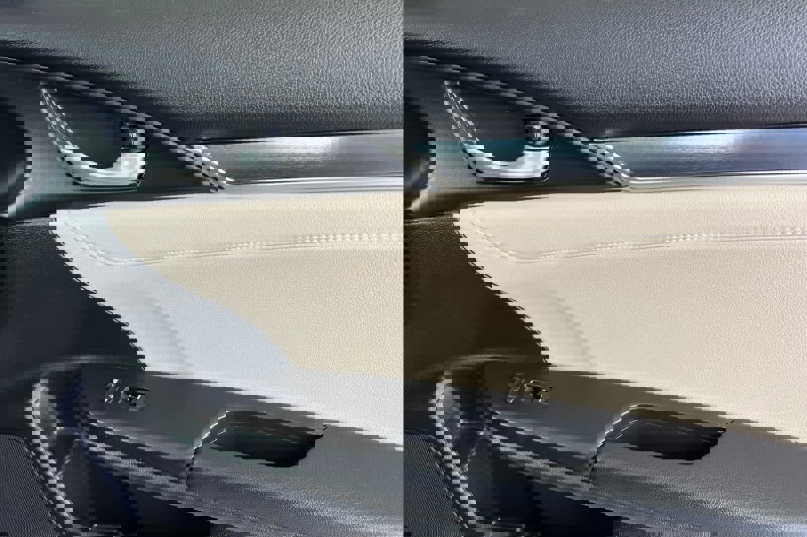 Used 2018 Honda Civic Touring image 17