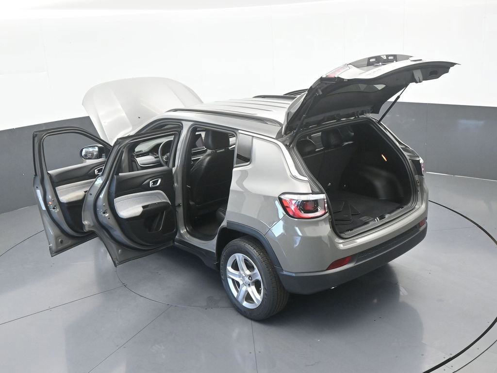 Used 2023 Jeep Compass Latitude AWD/4WD image 62