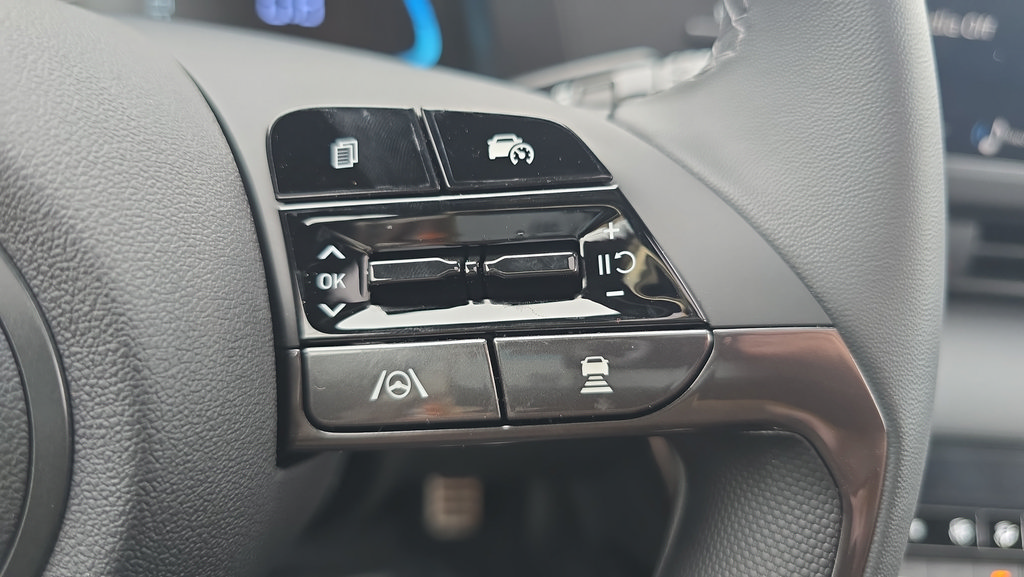 New 2026 Hyundai Elantra SEL Sport Premium FWD image 11