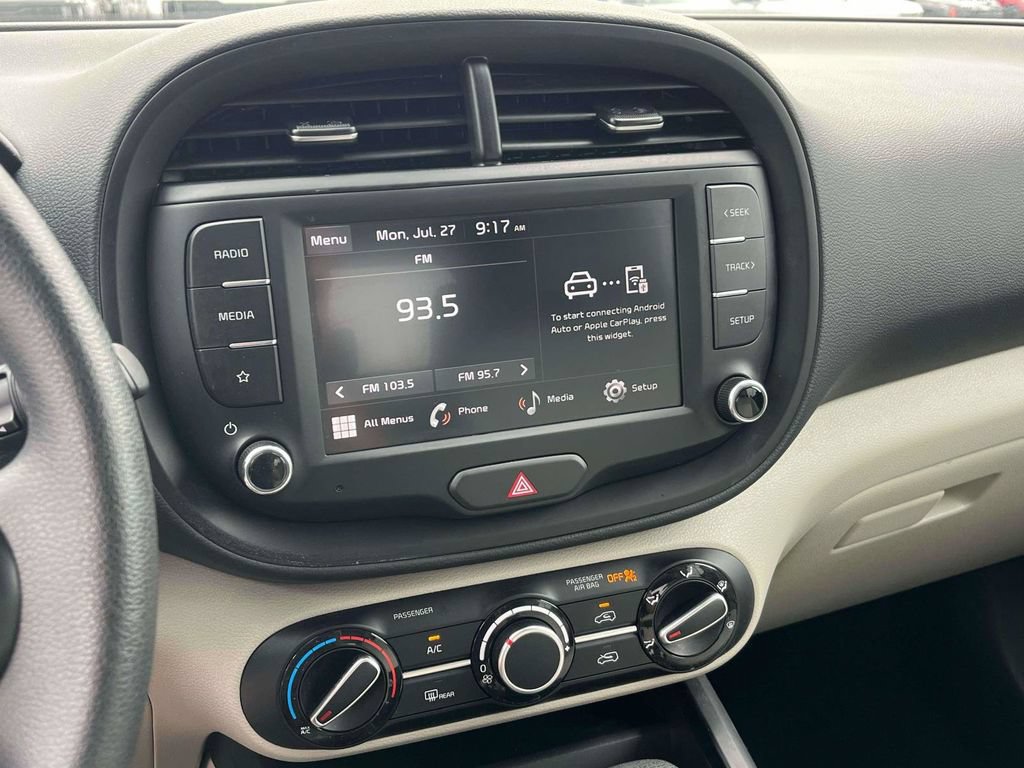 Used 2025 Kia Soul LX w/ LX Technology Package FWD image 19