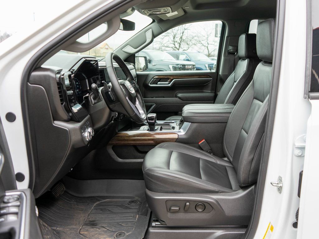 Used 2025 GMC Sierra 1500 Elevation w/ Elevation Premium Package image 11