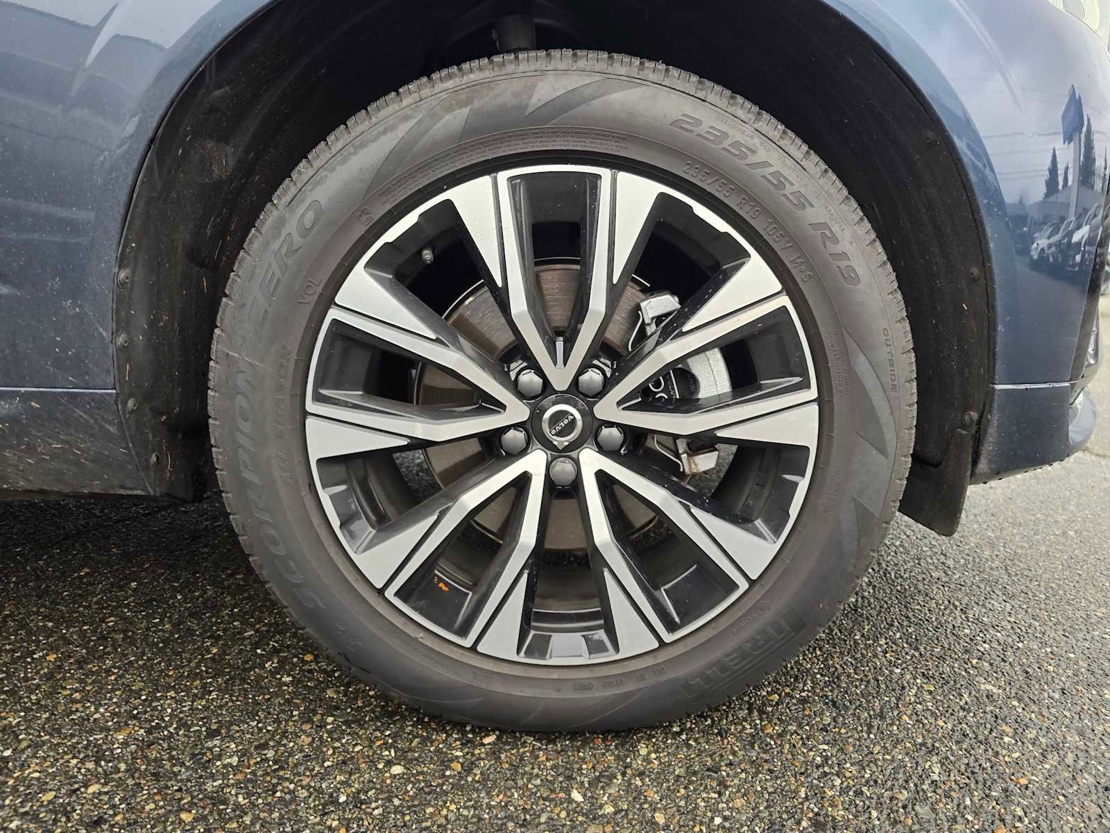 Certified 2025 Volvo XC60 B5 Core w/ Protection Package Premier image 9