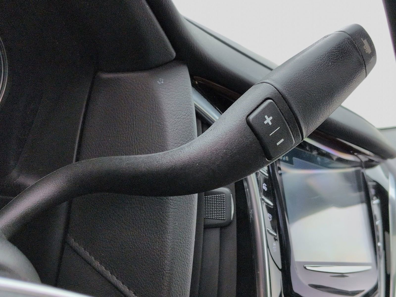 Used 2020 Cadillac Escalade Luxury image 40