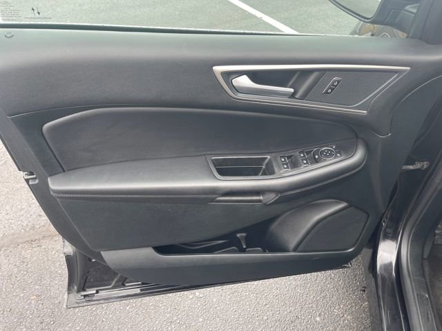 Used 2024 Ford Edge SEL image 11