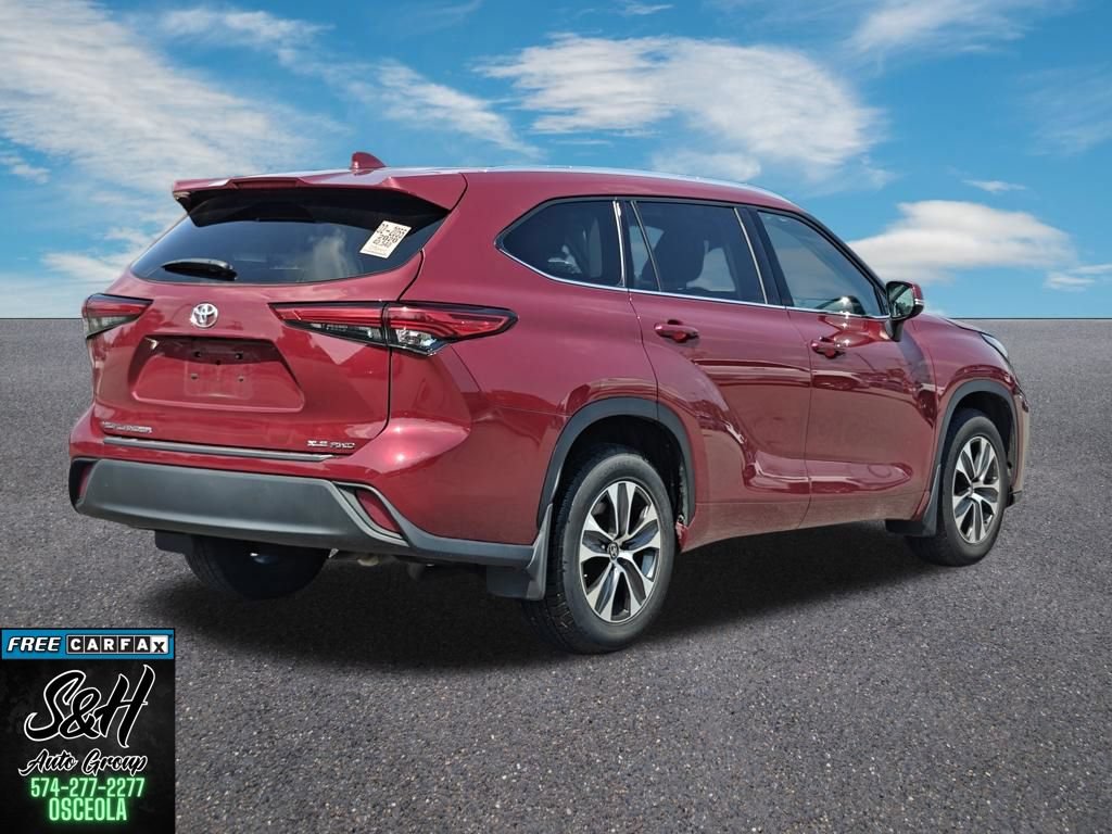 Used 2020 Toyota Highlander XLE AWD/4WD image 16