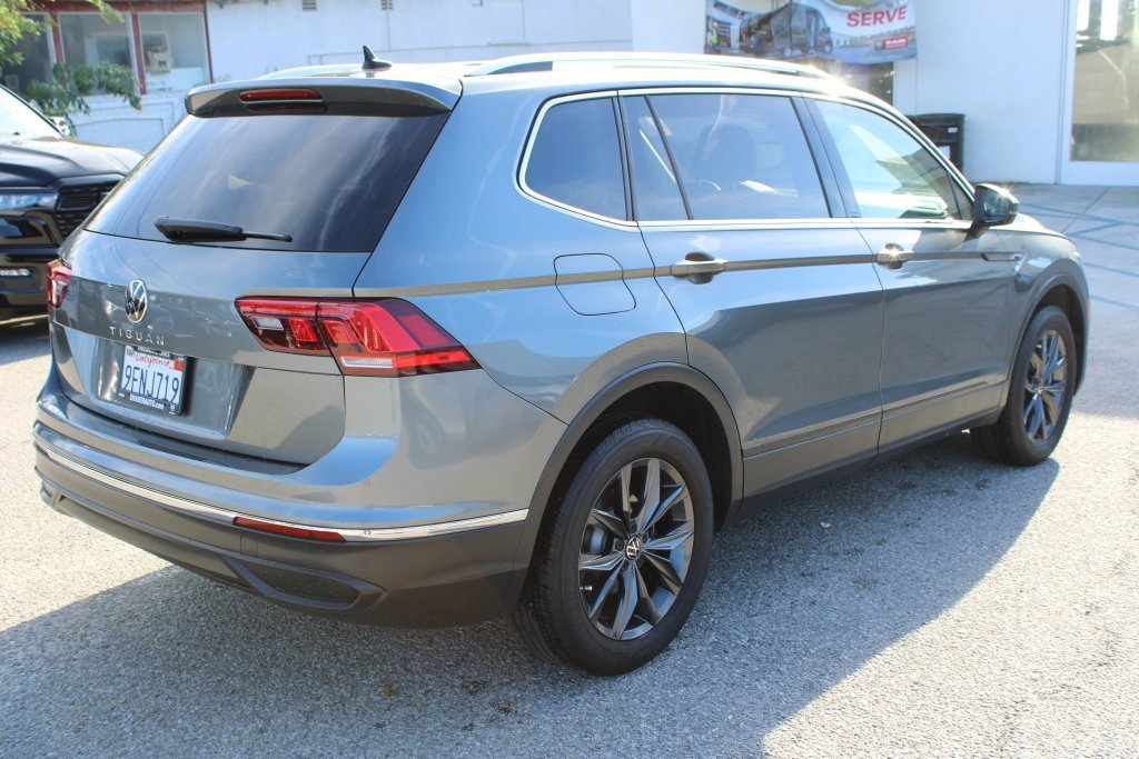 Used 2023 Volkswagen Tiguan SE image 4