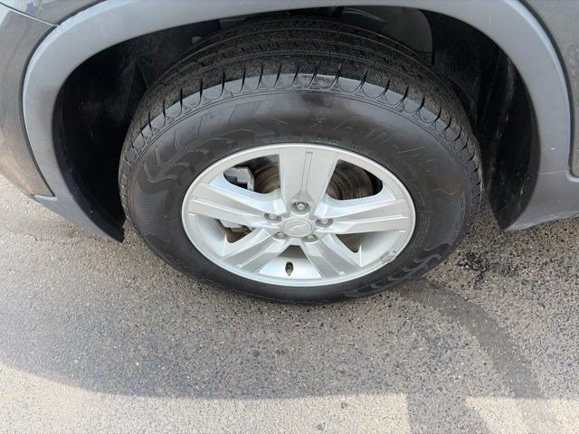 Used 2020 Chevrolet Trax LS w/ Tint and Cruise Package AWD/4WD image 43