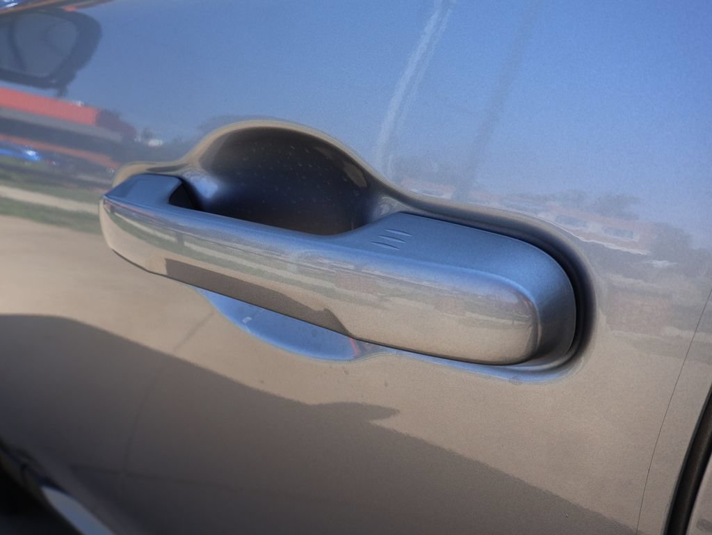 Used 2025 Honda Pilot EX-L image 23